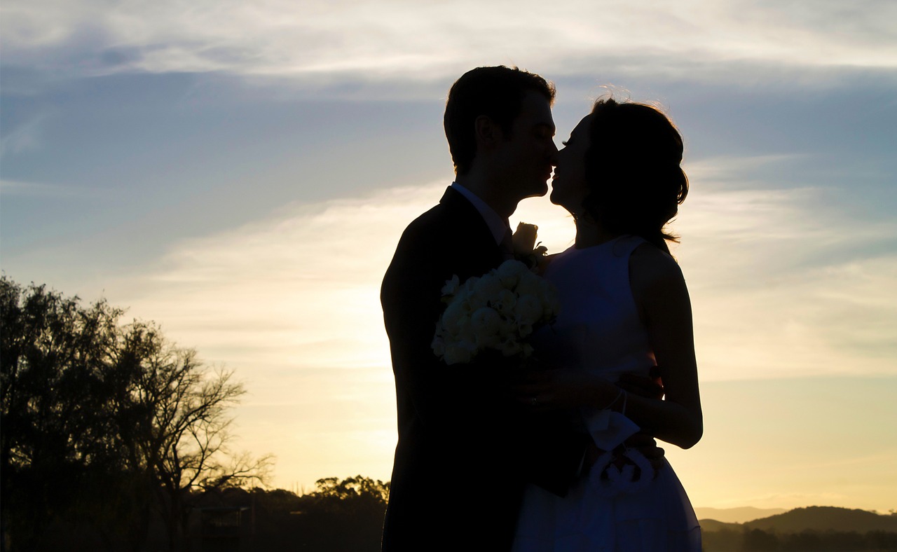 Pourquoi certains croient aux pouvoirs de l'amour magique ?